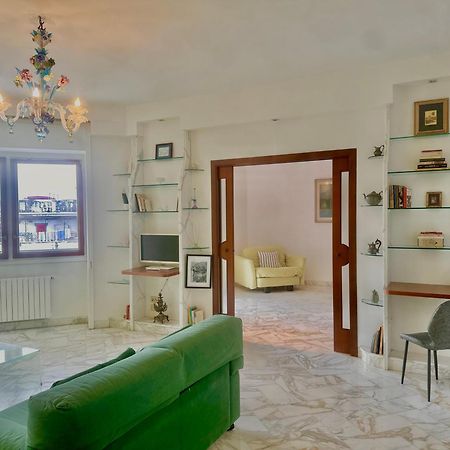 Roof And Sky Sorrento Center Suite ภายนอก รูปภาพ